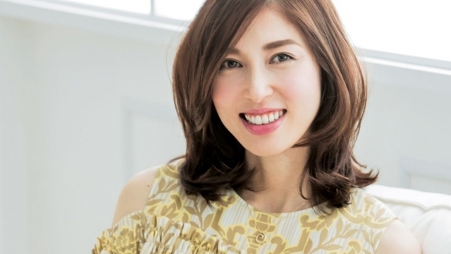 40代の毎日ヘアスタイル 清潔感のあるふんわりミディアム Antenna アンテナ