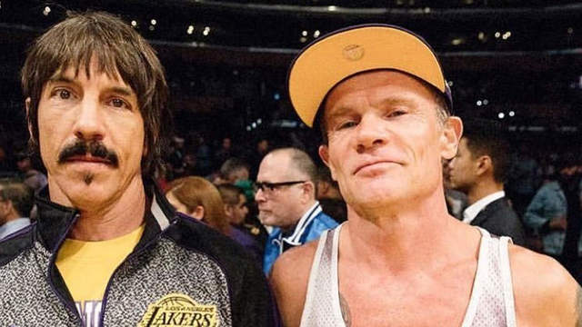 レッチリのアンソニー 代の美女軍団とディズニーランドへ Antenna アンテナ