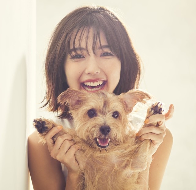 祝 真野恵里菜結婚 愛犬との写真を撮り下ろし Antenna アンテナ