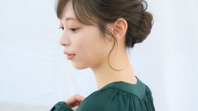 くるりんぱだけでできちゃう 夏にピッタリ 簡単 華やか まとめ髪ヘアアレンジ Antenna アンテナ