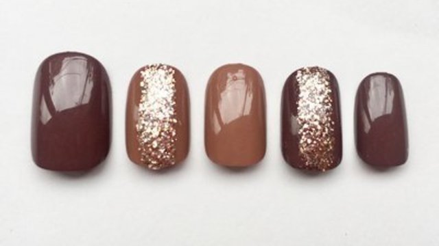 週末だけネイル グリッターネイルが簡単で可愛い Antenna アンテナ