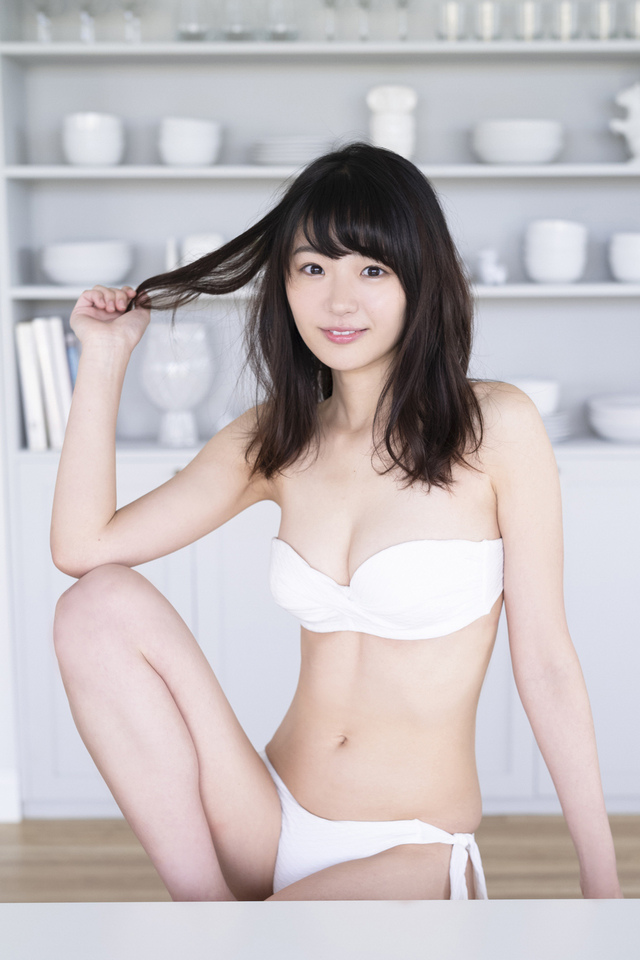 長身 童顔美女 長谷川かすみ 華奢なのに女性らしい体つき ですべての男心をくすぐる Antenna アンテナ