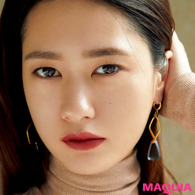 マットな赤リップで洒落顔に 男顔 シンプル さんの色気出しを叶えるベスコス受賞コスメって Antenna アンテナ