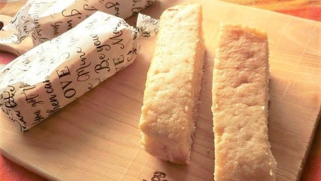 片手でつまんでおしゃれ 簡単 スティックケーキ レシピ7選 Antenna アンテナ