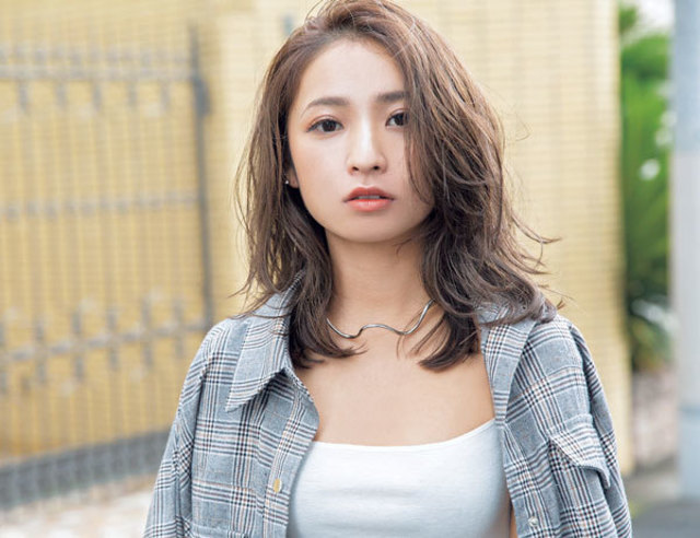 辛めコーデを女っぽく着たい お色気効果は髪型で出すのが鉄則 Antenna アンテナ