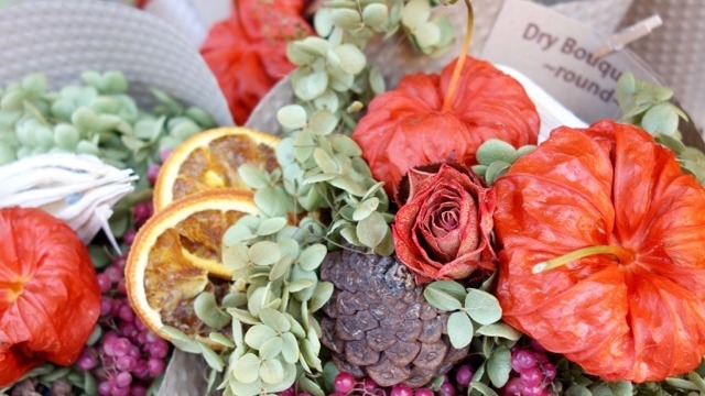 プリザーブドフラワーの脱色 脱水 失敗しない方法は Antenna アンテナ