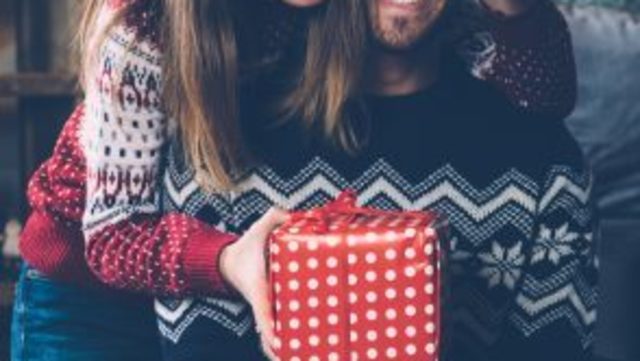 友達以上恋人未満の男性へのクリスマスプレゼントの選び方のポイントとは Antenna アンテナ