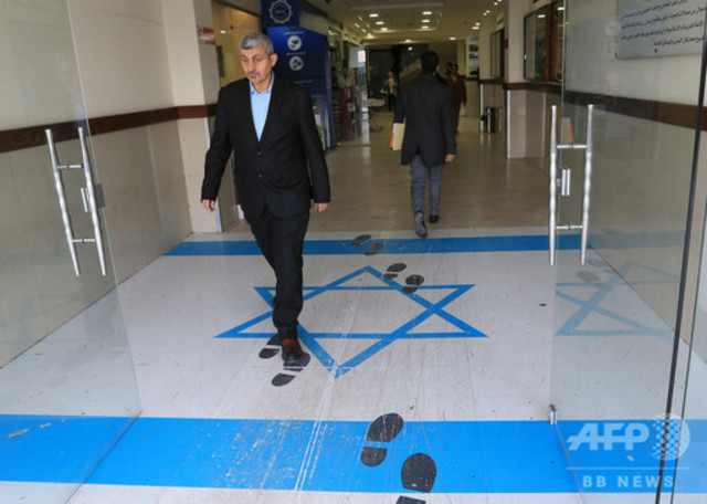 国旗踏むヨルダン大臣の写真 イスラエルが抗議 Antenna アンテナ