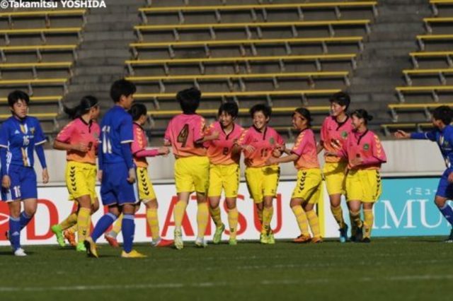 写真ギャラリー 19 1 7 第27回全日本高等学校女子サッカー選手権大会 準決勝 星槎国際湘南 4 0 東海大福岡 Antenna アンテナ