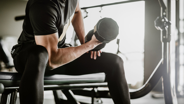 筋トレ初心者こそ ケーブルマシン がおすすめ その理由と効果的な使い方 トレーニングメニューを解説 Antenna アンテナ