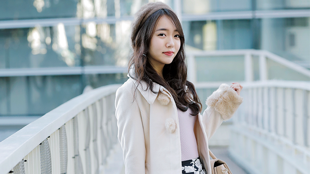 キレイなコの美の秘訣 18ミス日大文理 藤井あみさんのポーチの中身 冬の私服 Antenna アンテナ