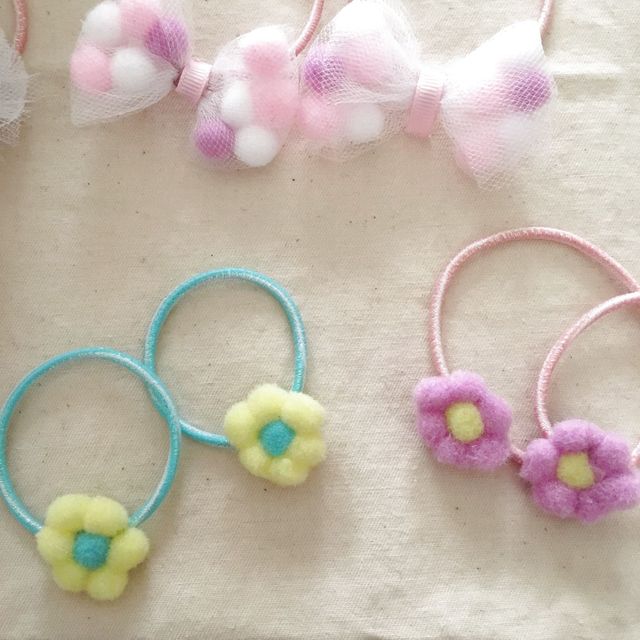 フェルトボールで花のヘアゴム Antenna アンテナ