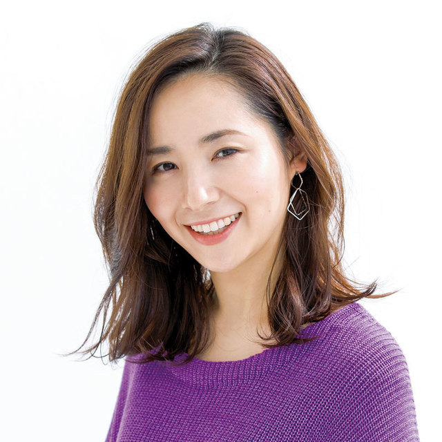 抜け感のあるゆるやかな動きがミディアムにこなれ感をプラス 40代のミディアムヘア Antenna アンテナ