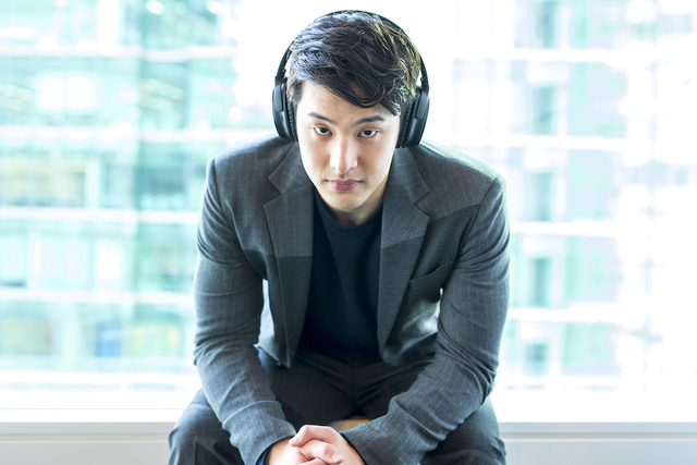 瀬戸大也選手サイン入りBOSE NC 700 LUXE SILVER