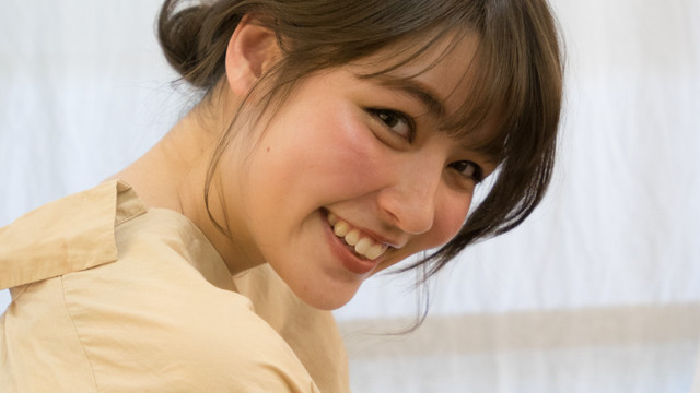 就活ヘアのお団子 シニヨン ひとつ結びの作り方 好印象な髪型に Antenna アンテナ