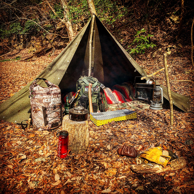 ロープなしで超簡単 10分でできる 軍幕 の設営方法を解説 Antenna アンテナ