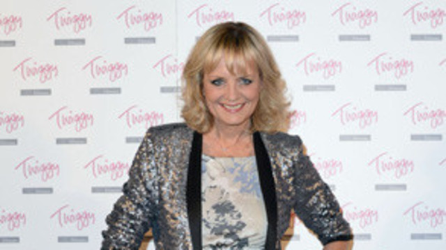 永遠のファッションアイコン ツイッギーが時代を超えて魅力的な理由 Antenna アンテナ