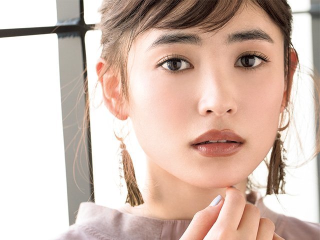 ファッショントレンド 最新のhd眉毛 濃い 女子