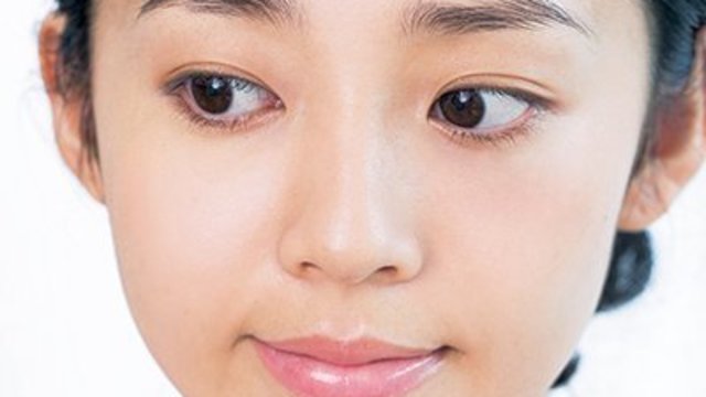 顎にしかできないと思っていた猫ニキビ。とあるところに出来て 