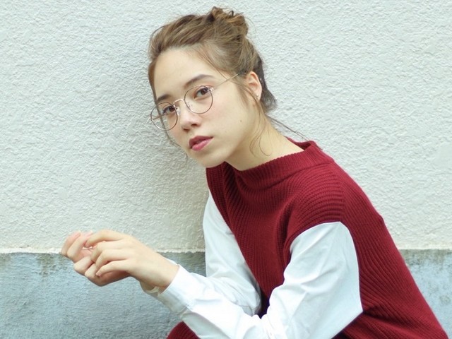 寝癖がついても慌てない ボブ ショートヘアでもできる簡単アップヘアアレンジ7選 Antenna アンテナ