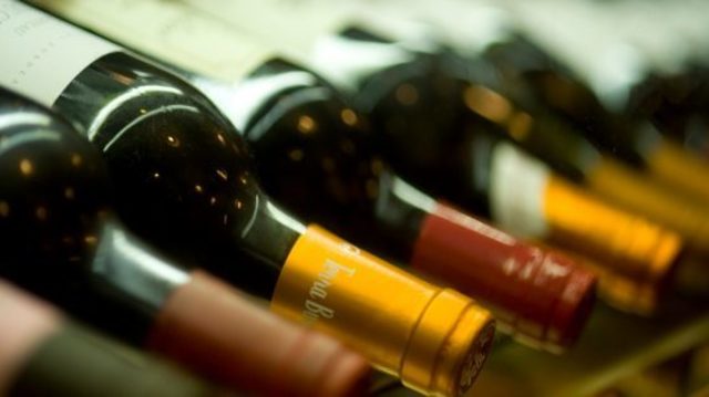 スクリューキャップはこうやって開ける ペットボトルの蓋にも応用可 ワインのおはなし06 Antenna アンテナ