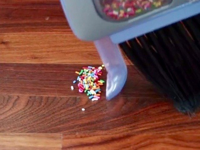 斬新 ほうきと掃除機が合体した Vabroom Antenna アンテナ