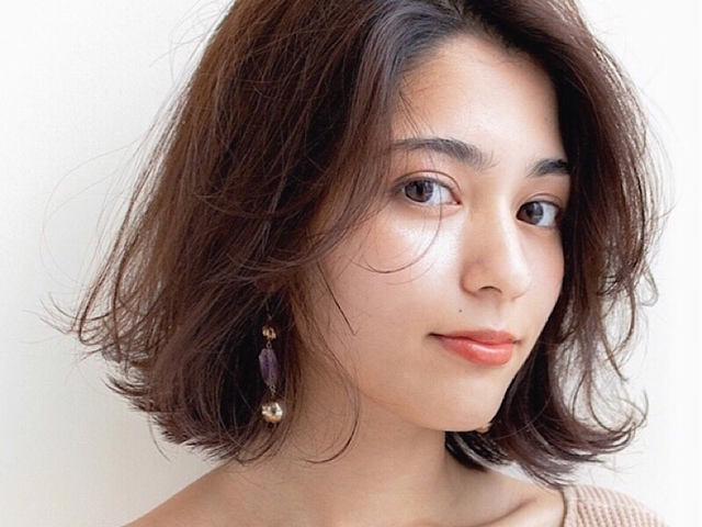 この春は髪型をチェンジ 丸顔さんに似合うショート ボブヘア10選 Antenna アンテナ