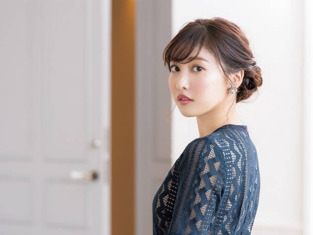 およばれリップ ヘアアレンジ 上司の結婚式には 好感度0 の 王道およばれ が正解 Antenna アンテナ