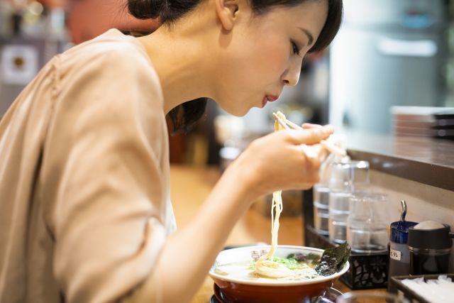 ドラマ ラーメン大好き小泉さん は銘店揃い 1 3話の絶品ラーメンまとめ Antenna アンテナ