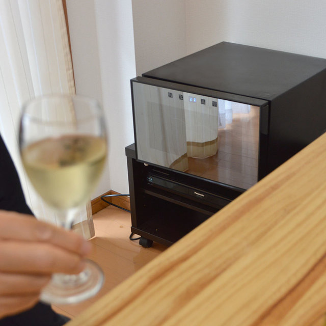 1万4800円で買える 冷蔵庫の上にも置けるお洒落なサンコーの8本収納横置きワインセラー Antenna アンテナ