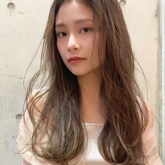 前髪なしのレイヤーロングは ほつれ感 プラスで今どきの色っぽ美人に Antenna アンテナ