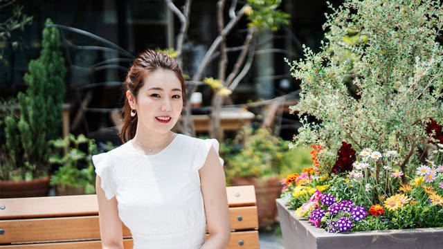 Rose Labo 田中綾華さんvol 5 バラが全滅して大ピンチ 朝は栽培 昼は営業 夜はバイトという苦しい日々を乗り越えられた理由 Antenna アンテナ