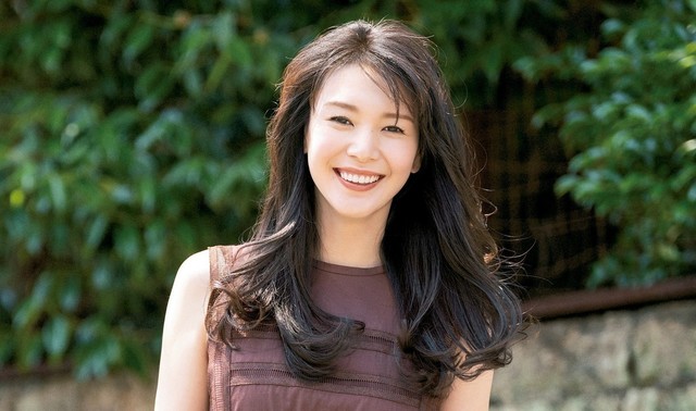 知花くららさんインタビュー 赤裸々に恋を詠んだ 短歌 の魅力とは Antenna アンテナ