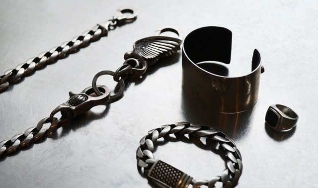 シルバーアクセサリーの魅力とは ファッションには変わる部分と変わらない部分がある ｍｂ Antenna アンテナ