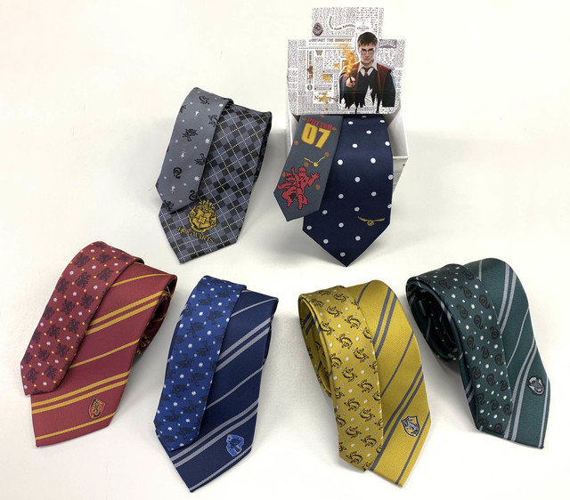 人気シリーズ ハリー ポッター モチーフネクタイがp S Faに新登場 イメージカラーやシンボルで世界観を表現したこだわりデザイン Antenna アンテナ