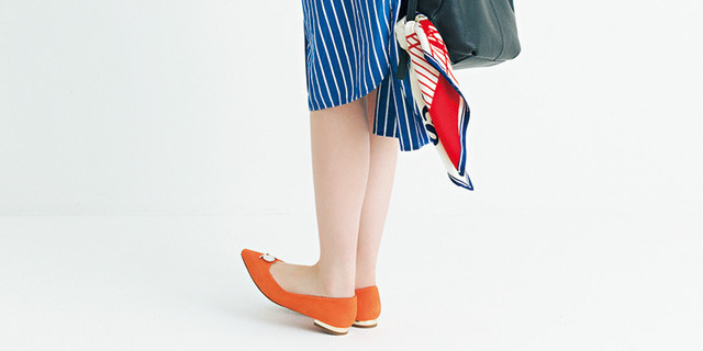 ぺたんこ靴をオフィスコーデに 元気になれるオレンジorミントはいかが Antenna アンテナ