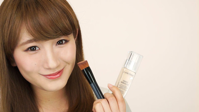 平面ブラシを使ったリキッドファンデーションの上手な塗り方 Antenna アンテナ