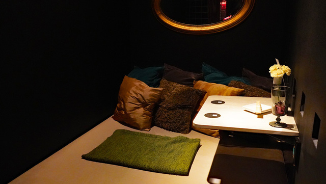 ベッド個室がある隠れ家や18歳以上限定ネットカフェも 二人きりになれる 個室デート 6選 Antenna アンテナ