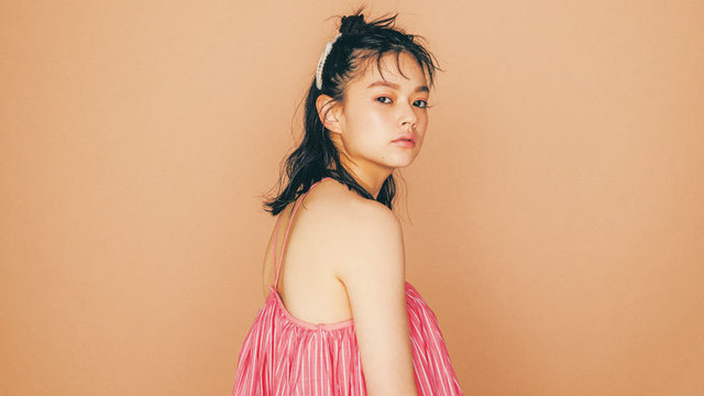 ディズニー行くならキャラカチューシャが似合うヘアスタイルで決まり Antenna アンテナ