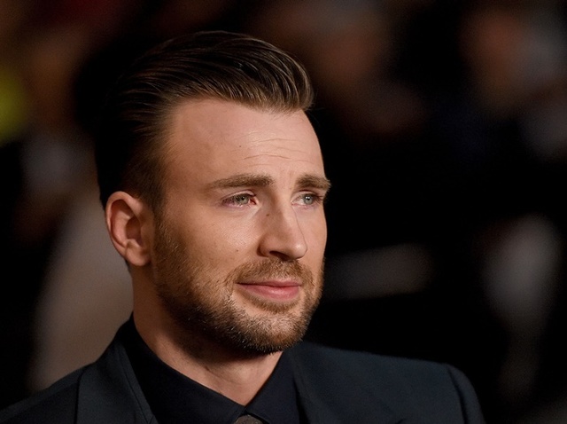 クリス エヴァンス 愛するドジャーに 腕枕 してあげる写真を公開 Antenna アンテナ