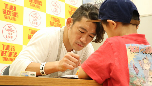 Brahman Toshi Low 息子のために作った弁当をまとめた奮闘記 鬼弁 を5 22に発売 Antenna アンテナ Brahman Toshi Low 息子のために作った弁当をまとめた奮闘記 鬼弁 を5 22に発売 Antenna アンテナ