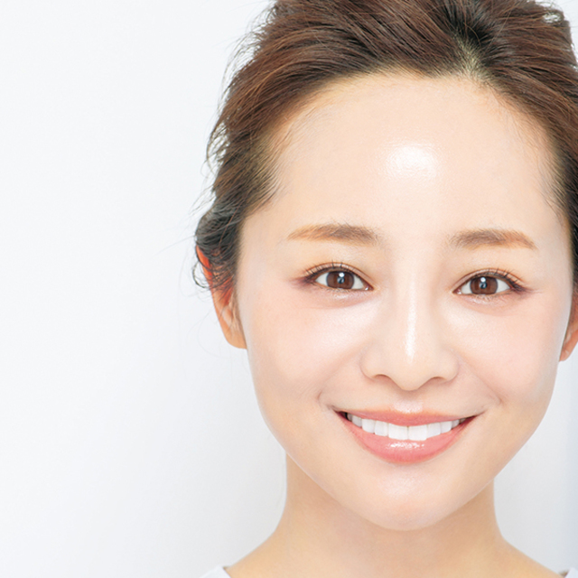 毛穴年齢25歳 田中亜希子さんの 毛穴レス肌 をつくるスキンケア4品 Antenna アンテナ