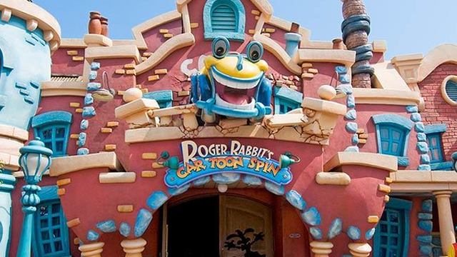 ディズニー ヤドカリの背中に乗って ぐるぐる回転する不思議なドライブ 東京ディズニーシーの スカットルのスクーター Antenna アンテナ