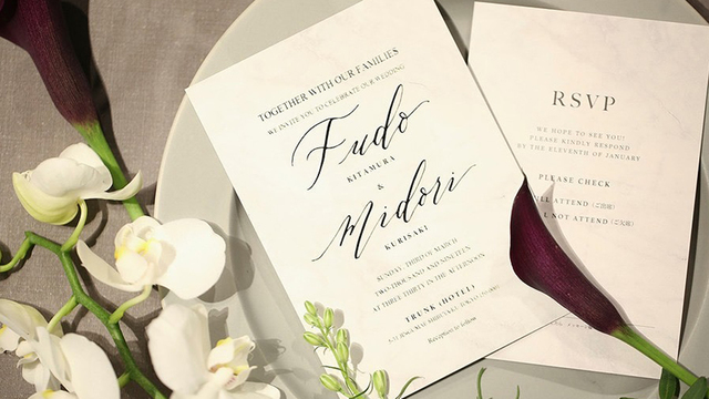 招待状で結婚式の世界観を表現 こだわりの招待状実例 Antenna アンテナ