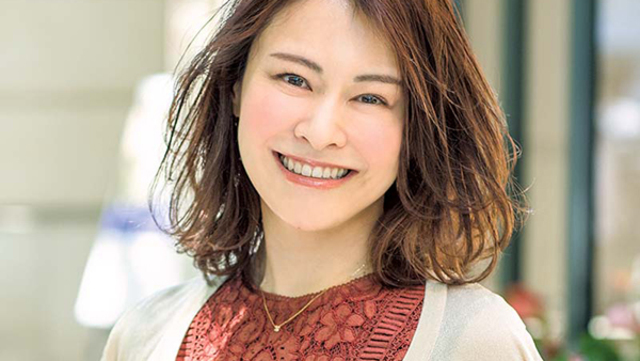 40代の19年秋冬最新ヘア 橋本マナミさんの前下がりボブ ミディアムヘア Antenna アンテナ