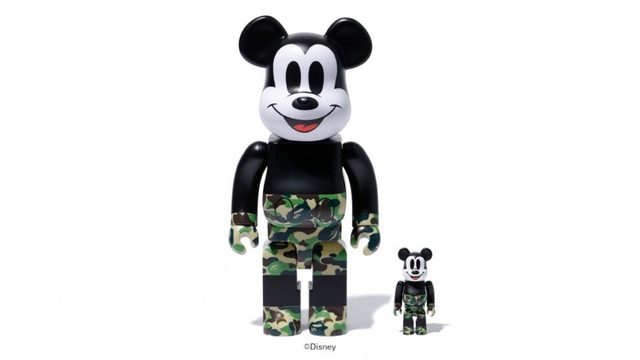 蜷川実花とア ベイシング エイプのベアブリック アネモネの花 カモフラージュ柄 シャーク Antenna アンテナ