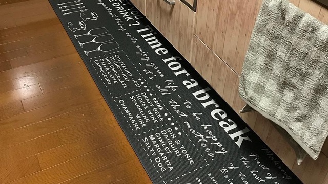 拭ける タイプのキッチンマットが便利 掃除しやすく見た目すっきり Antenna アンテナ
