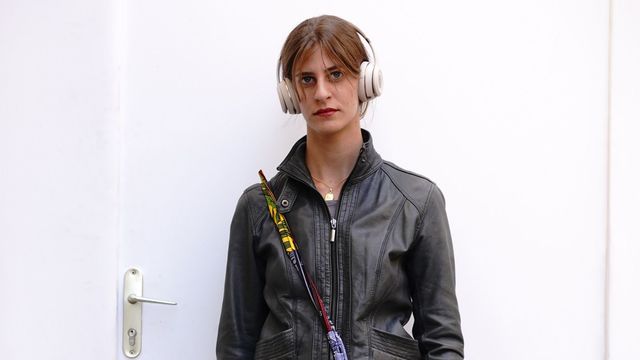 進化形デニムジャケットに注目 メンズ風スポーツミックス 海外ストリートスナップ パリ Antenna アンテナ