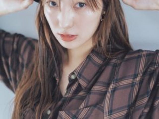 鉄板ヘアもおしゃカジュにアップデート ベレー帽ヘアアレンジ Antenna アンテナ