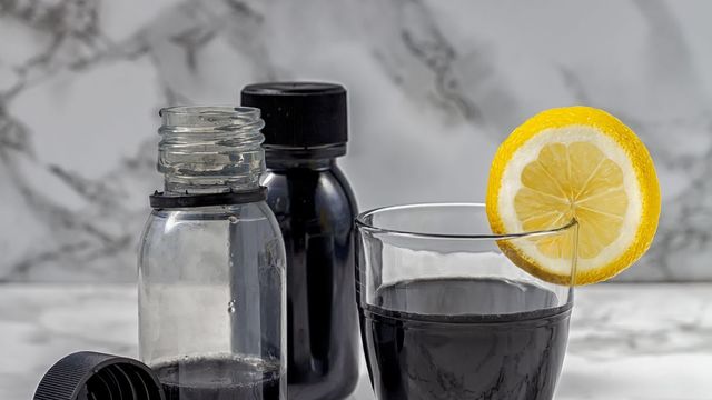 真っ黒のドリンク カルディで見つけた 日本生まれの麻炭 コンブチャのクレンズウォーター Antenna アンテナ